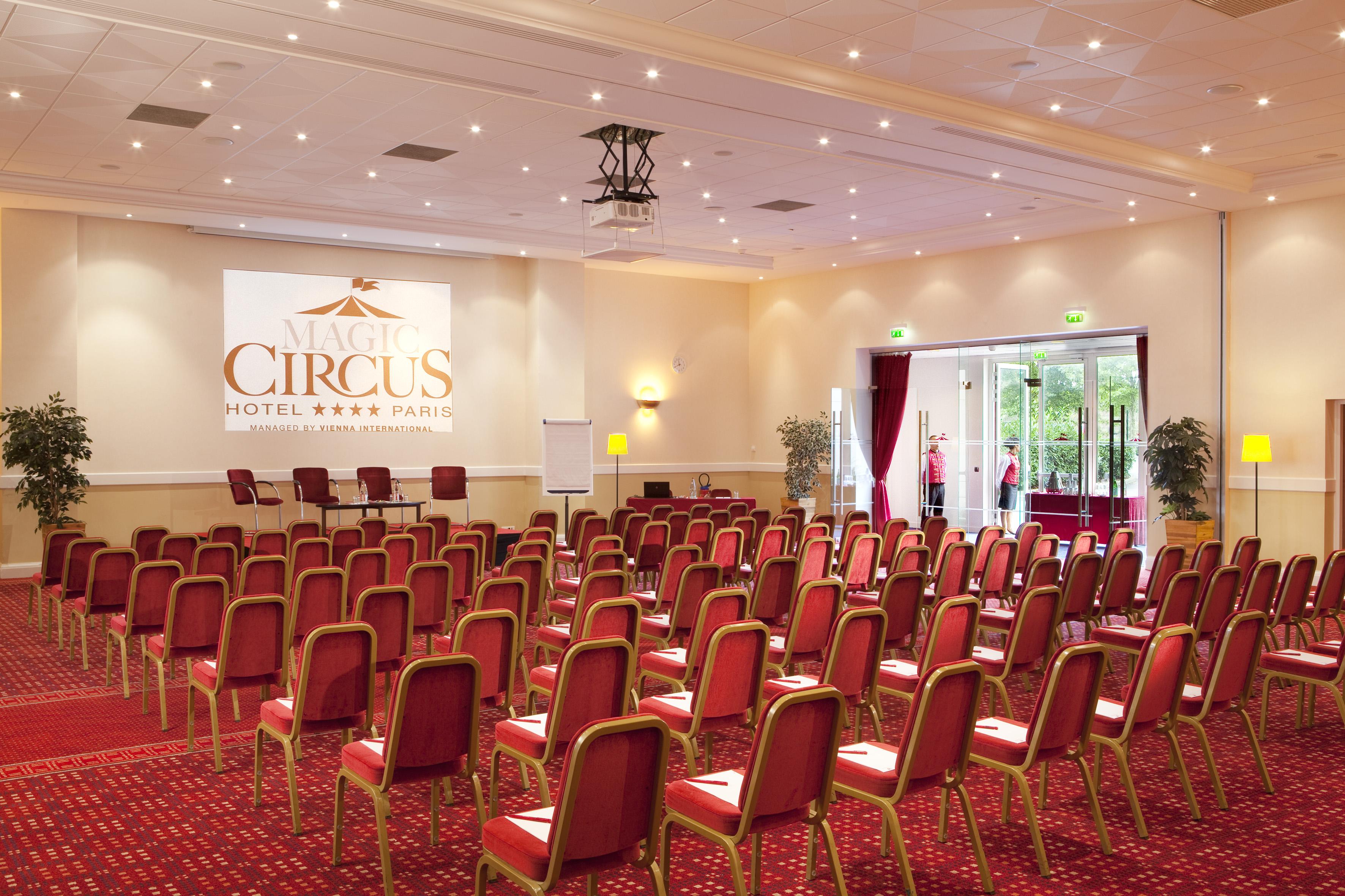 Grand Magic Hotel Marne La Vallée - ex Magic Circus Magny-le-Hongre Servizi foto